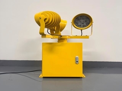 Lumière de la balise tournante de l'aéroport