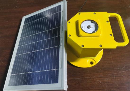 Corps en polycarbonate LED Lumière d'héliport Lumières de voie de circulation à énergie solaire FATO